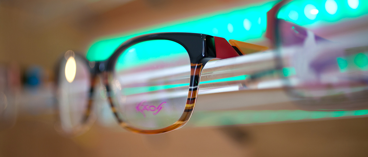 Alboptik-Brillen-Sonnenbrillen-Gläser-Optiker-Fachgeschaeft-Brille-braun